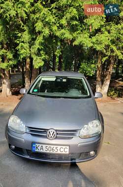 Хетчбек Volkswagen Golf 2008 в 