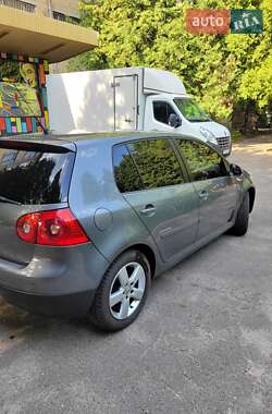 Хетчбек Volkswagen Golf 2008 в 