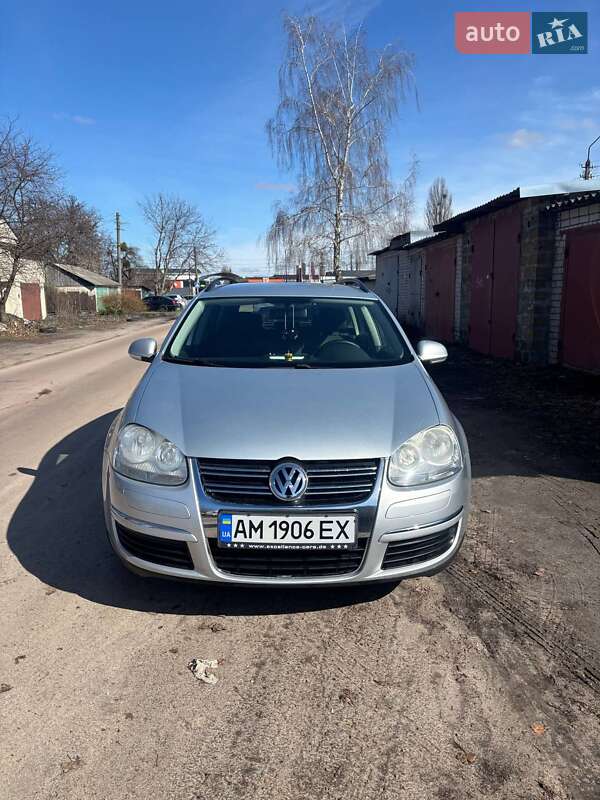 Універсал Volkswagen Golf 2008 в Бердичеві