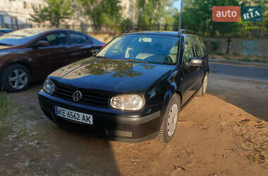 Універсал Volkswagen Golf 2004 в Дніпрі