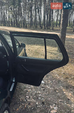 Хетчбек Volkswagen Golf 2002 в 
