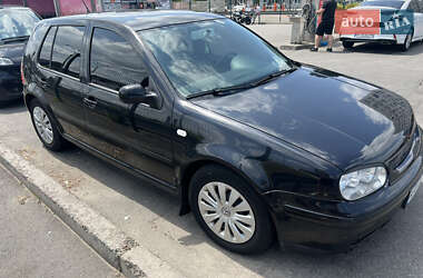Хетчбек Volkswagen Golf 2003 в 