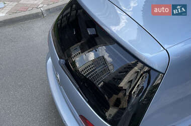Хэтчбек Volkswagen Golf 2009 в 