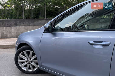 Хэтчбек Volkswagen Golf 2009 в 