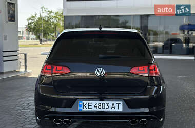 Хэтчбек Volkswagen Golf 2015 в 