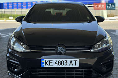 Хэтчбек Volkswagen Golf 2015 в 