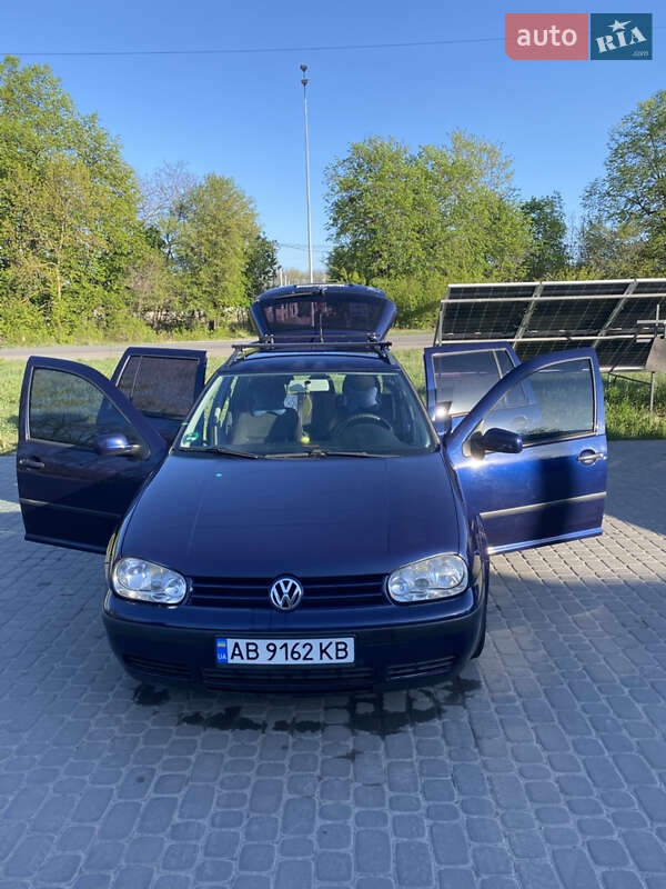 Универсал Volkswagen Golf 2000 в Виннице