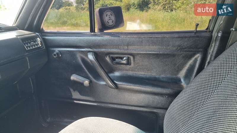 Хэтчбек Volkswagen Golf 1987 в Черновцах