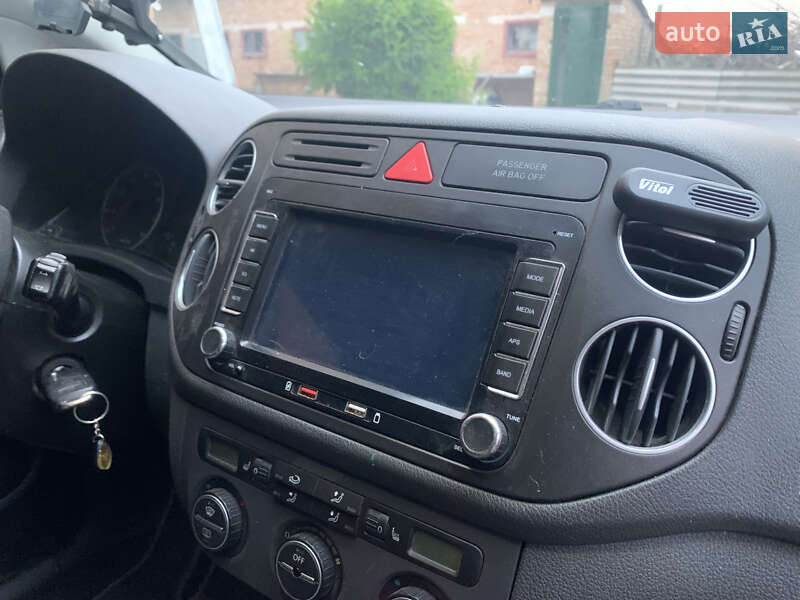 Хэтчбек Volkswagen Golf 2005 в Александровке