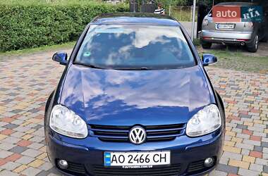 Хэтчбек Volkswagen Golf 2008 в 