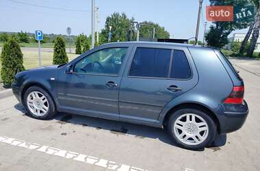 Хэтчбек Volkswagen Golf 2000 в Липовце