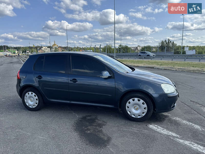 Volkswagen Golf 2004