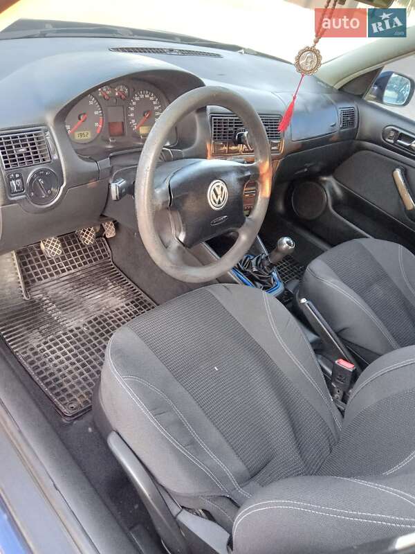 Хэтчбек Volkswagen Golf 2000 в Хмельницком