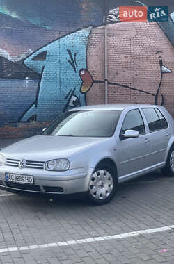 Хетчбек Volkswagen Golf 2003 в Луцьку