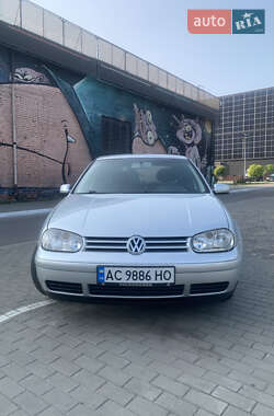 Хетчбек Volkswagen Golf 2003 в 