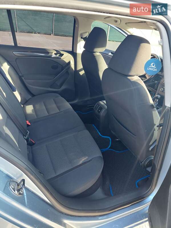 Хэтчбек Volkswagen Golf 2009 в Ходорове