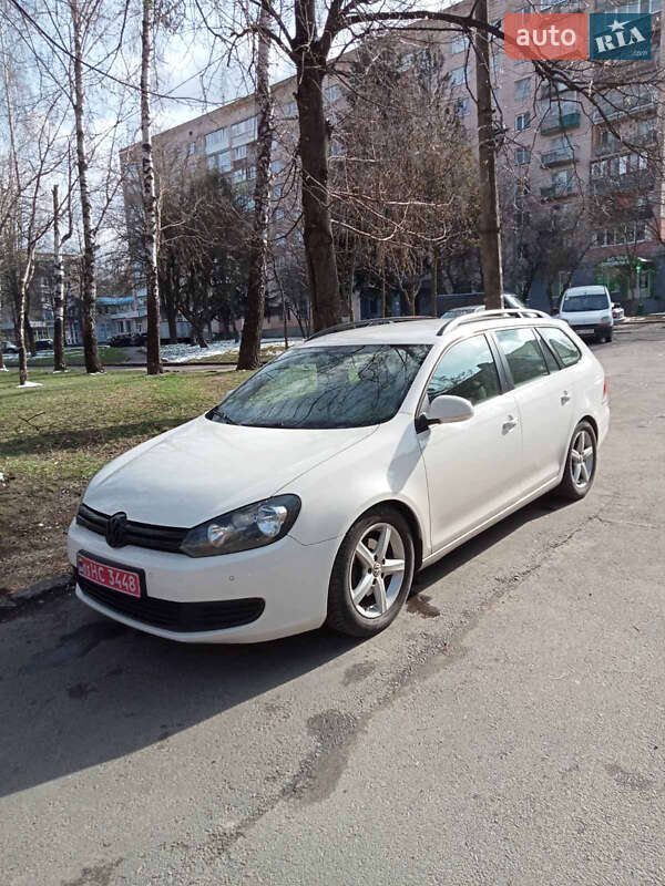 Универсал Volkswagen Golf 2012 в Ровно