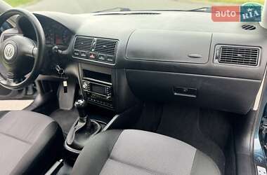 Универсал Volkswagen Golf 2002 в 