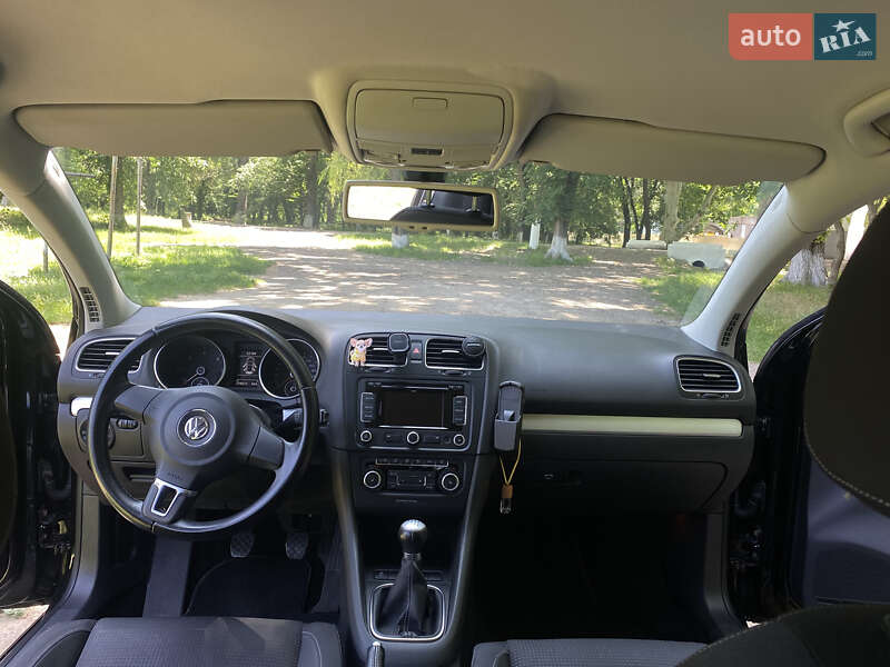 Хетчбек Volkswagen Golf 2010 в Одесі
