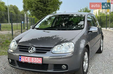 Хэтчбек Volkswagen Golf 2008 в 