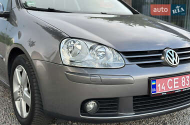 Хэтчбек Volkswagen Golf 2008 в 