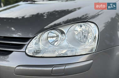 Хэтчбек Volkswagen Golf 2008 в 