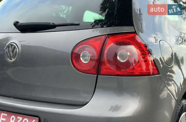 Хэтчбек Volkswagen Golf 2008 в 