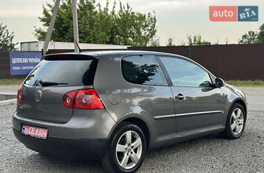 Хэтчбек Volkswagen Golf 2008 в 