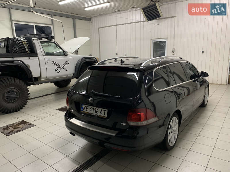 Універсал Volkswagen Golf 2010 в Дніпрі