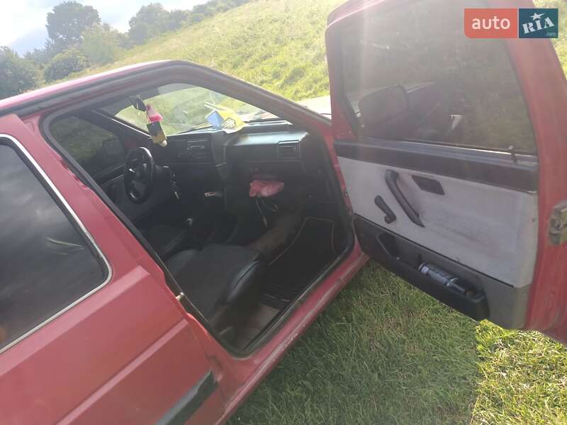 Хэтчбек Volkswagen Golf 1989 в Львове