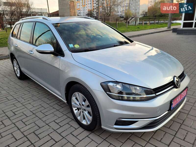 Универсал Volkswagen Golf 2018 в 