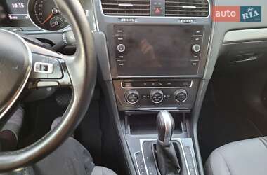 Универсал Volkswagen Golf 2018 в 