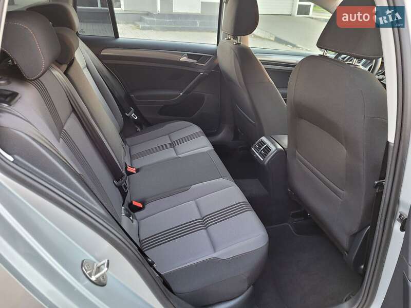 Універсал Volkswagen Golf 2018 в Черкасах