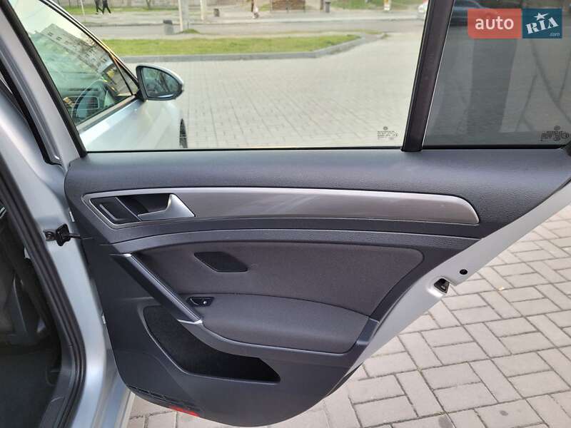Універсал Volkswagen Golf 2018 в Черкасах