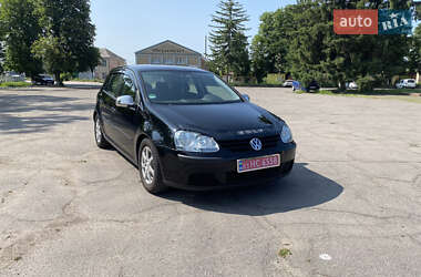 Хетчбек Volkswagen Golf 2006 в Новоархангельську