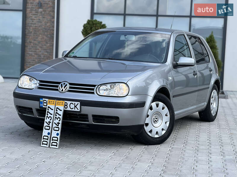 Volkswagen Golf 2004