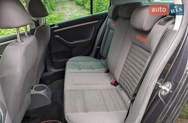 Хетчбек Volkswagen Golf 2006 в 