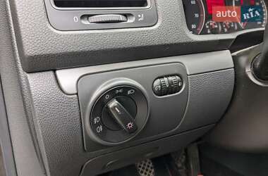 Хетчбек Volkswagen Golf 2006 в 