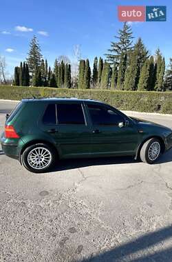 Хетчбек Volkswagen Golf 1999 в 