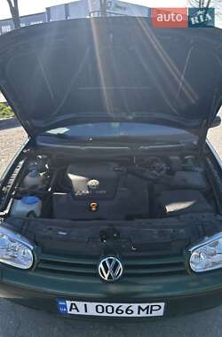 Хетчбек Volkswagen Golf 1999 в 