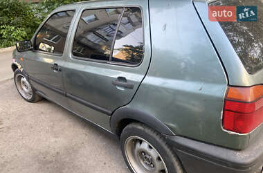 Хэтчбек Volkswagen Golf 1993 в 