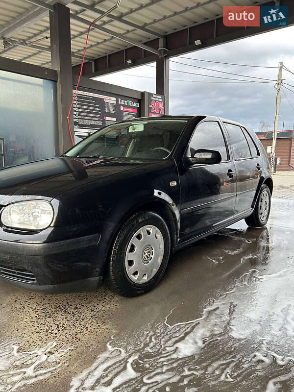 Хетчбек Volkswagen Golf 2000 в Івано-Франківську