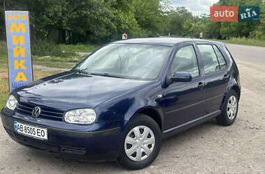 Хетчбек Volkswagen Golf 2003 в Крижополі