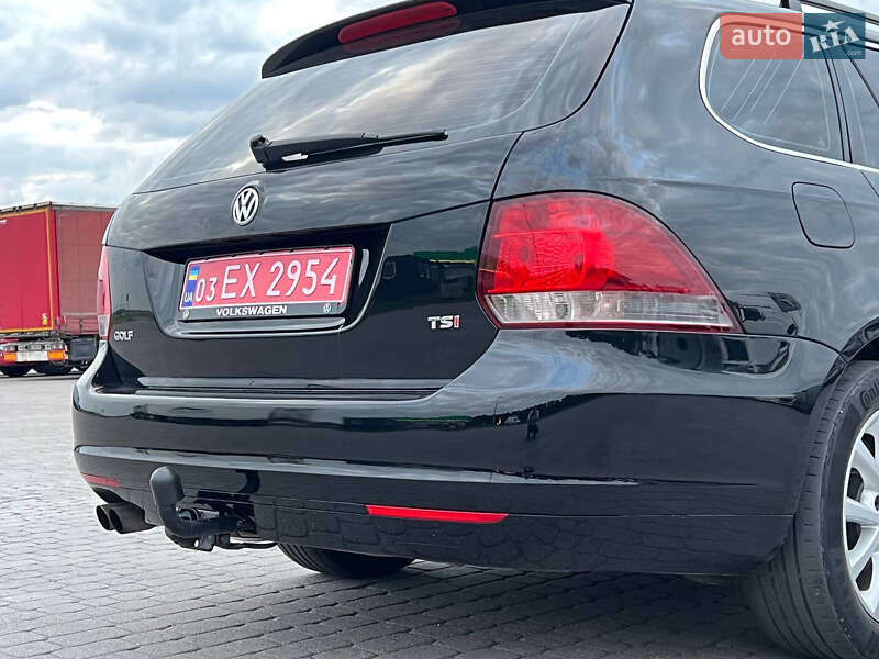 Універсал Volkswagen Golf 2011 в Радивиліві