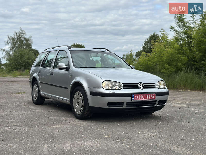 Універсал Volkswagen Golf 2003 в Луцьку