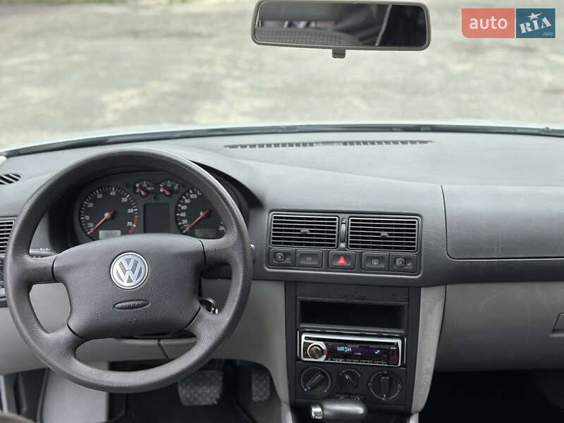 Універсал Volkswagen Golf 2003 в Луцьку