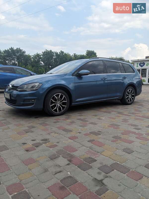 Універсал Volkswagen Golf 2015 в Рівному