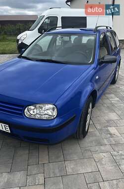 Універсал Volkswagen Golf 2001 в Львові
