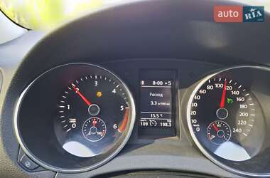 Хэтчбек Volkswagen Golf 2011 в 