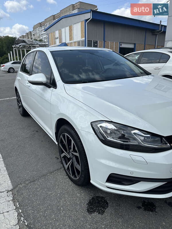 Хэтчбек Volkswagen Golf 2020 в Днепре